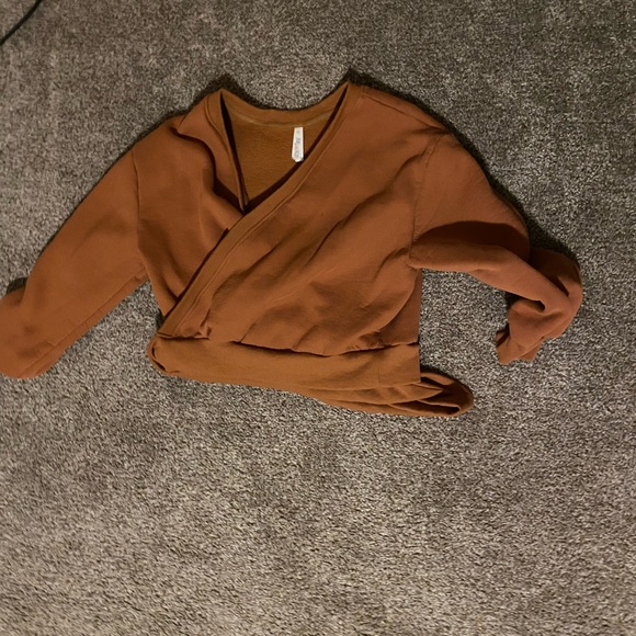 Latched Mama NWOT Rust Wrap Sweater - Picture 2 of 2